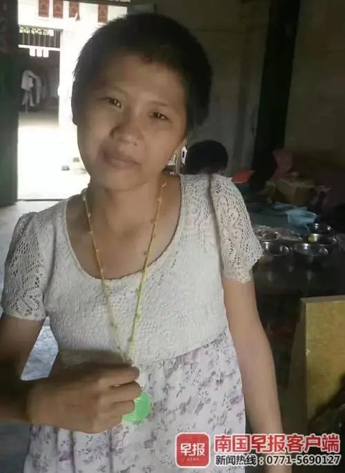 DƬ